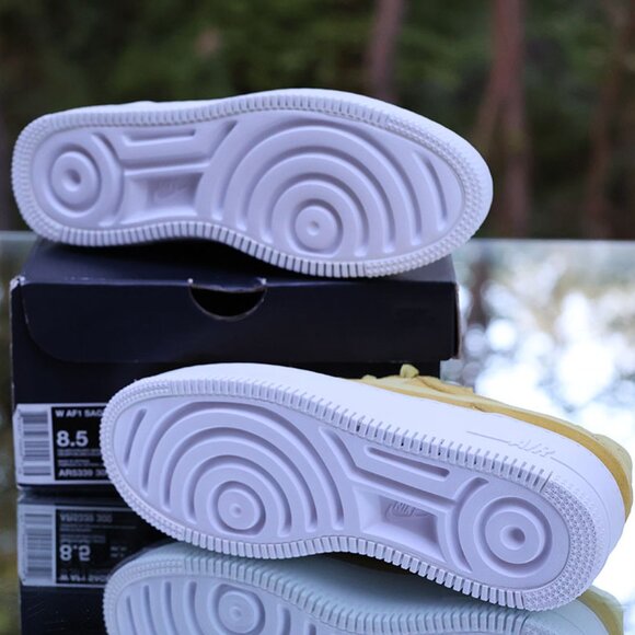 Nike Air Force 1 Sage Low Celery Women’s Size 8.5 - Picture 13 of 13